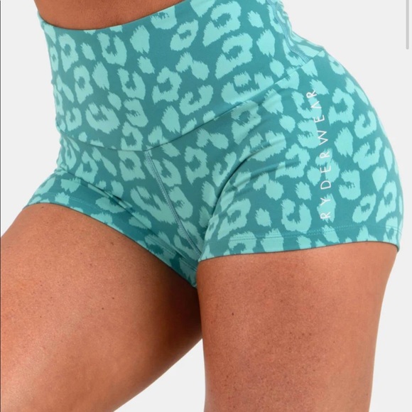 Ryderwear scrunch bum booty shorts - Picture 2 of 3